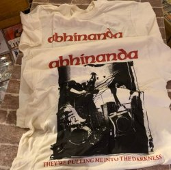 画像1: [Lサイズラス1] ABHINANDA - Into The Darkness Tシャツ [Tシャツ]