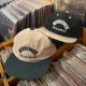 RETRIBUTE RECORDS - Archied Logo Unstructure 6panel キャップ (緑xベージュ / ベージュx黒) [キャップ]