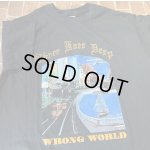 画像: [Mサイズラス1] THREE KNEE DEEP - Wrong World Tシャツ [Tシャツ]